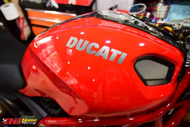 Ducati Monster 1100S do cuc chat voi dan chan khung - 8