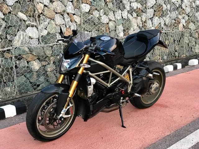 Ducati Streetfighter 1100s ve dep bat truyen tu ga khong lo duong pho - 3