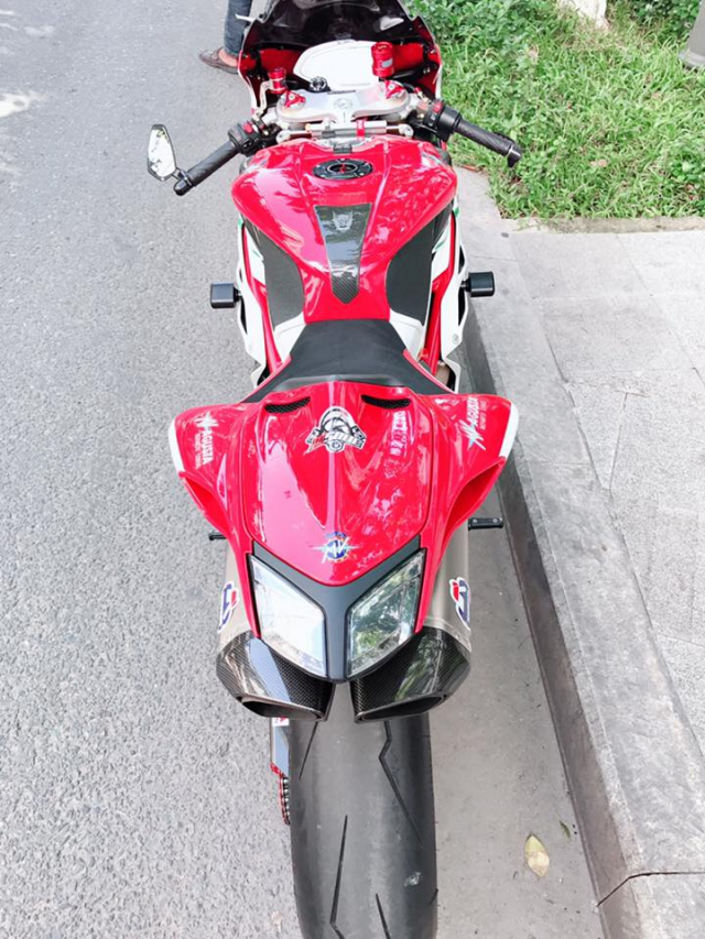Can ban MV Agusta F4RC limited 147250con tren toan the gioi o viet nam co dung 1 be nay nha ACE - 8