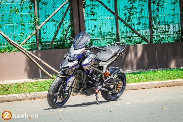 Ducati Hyperstrada Manh thu day loi cuon tren duong pho Viet - 3