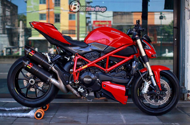 Ducati StreetFighter 848 do chat ngat voi dan option hang hieu - 15