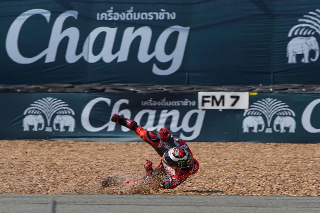 MotoGP Ngay chay phan hang dau tien truoc chang 16 Tai Nhat Ban - 4