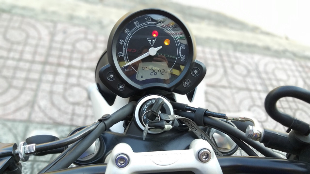 Triumph Street twin - 6