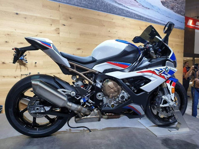 Can canh BMW S1000RR 2019 thay doi hoan toan ca ve thiet ke lan dong co - 2