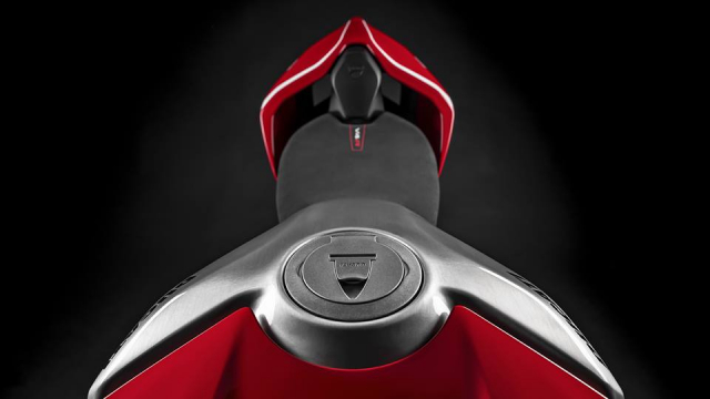 Ducati V4R Panigale 2019 ra mat voi bo canh Carbon dac trung moi - 8
