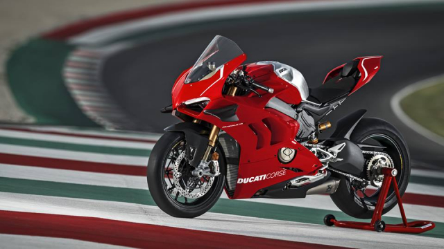 Ducati V4R Panigale 2019 ra mat voi bo canh Carbon dac trung moi - 14