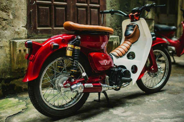 Honda Cub 81 do su lot xac ngoan muc mang dam chat co cua biker Ha Thanh - 7