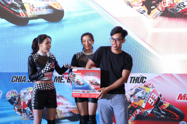 Honda Viet Nam mang chang cuoi giai dua MotoGP 2018 bung no tai thu do Ha Noi - 8