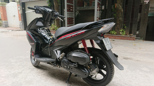 Rao ban Honda Air blade 125fi Black Edition den mo chinh chu