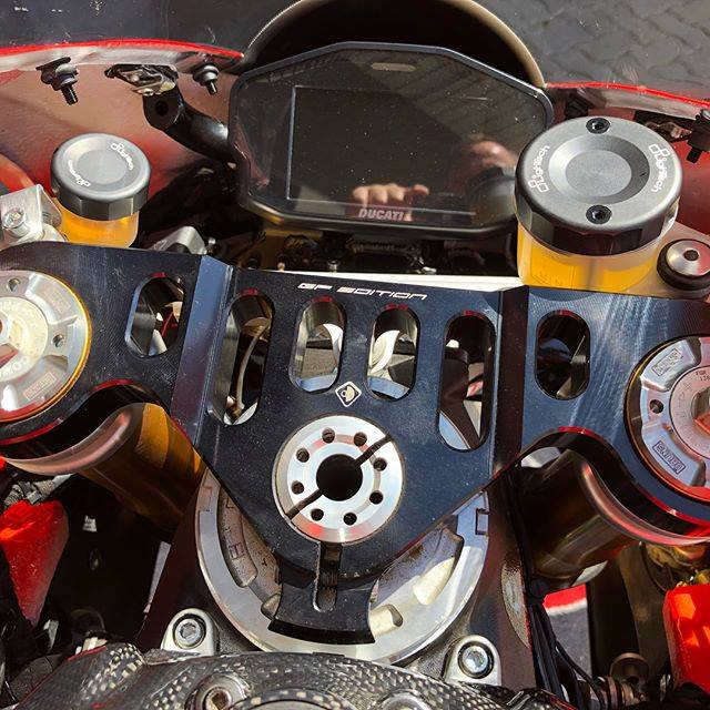 Ducati Panigale 1299R do full option duong dua dep ba chay - 5