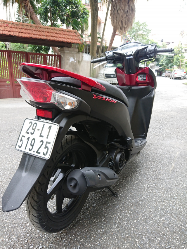 Honda Vision fi 2016 Black den mo di 7000km chinh chu HN 29tr700