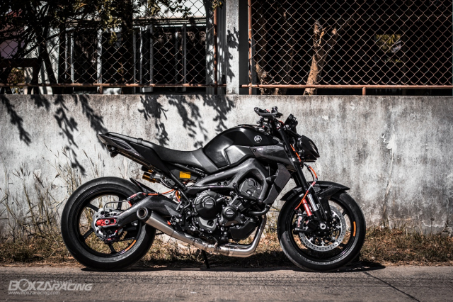 Yamaha MT09 do tuyet sac voi phong cach Black Knight of The Ages - 3