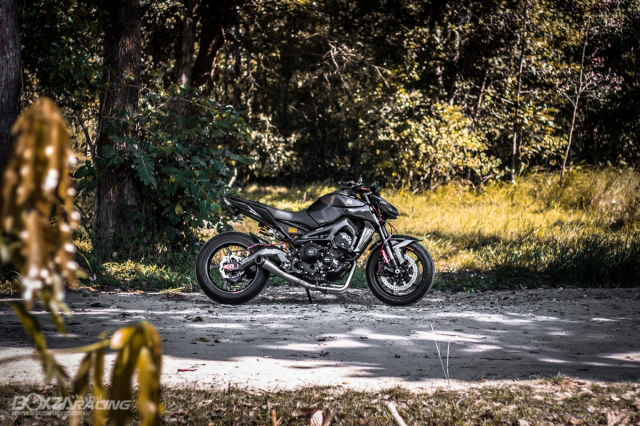 Yamaha MT09 do tuyet sac voi phong cach Black Knight of The Ages - 40