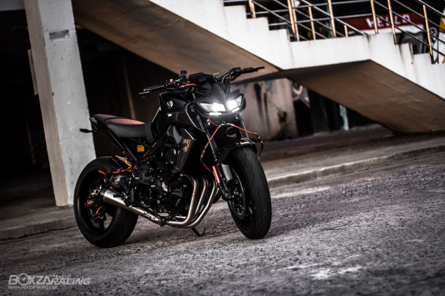 Yamaha MT09 do tuyet sac voi phong cach Black Knight of The Ages - 47