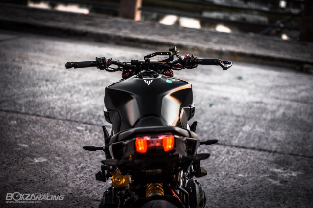 Yamaha MT09 do tuyet sac voi phong cach Black Knight of The Ages - 49