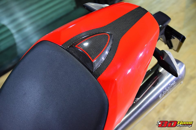 Ducati Monster 1100S ve dep hung hon cua ga Quai vat Y tren dat Thai - 13