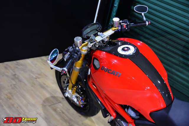 Ducati Monster 1100S ve dep hung hon cua ga Quai vat Y tren dat Thai - 25