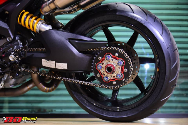 Ducati Monster 1100S ve dep hung hon cua ga Quai vat Y tren dat Thai - 33