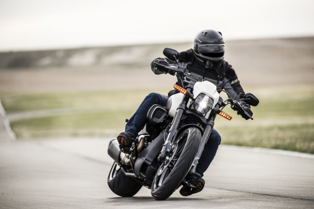 Harley Davidson FXDR 114 2019 chinh thuc duoc cong bo tai Viet Nam voi gia khoang 800 trieu Dong - 4