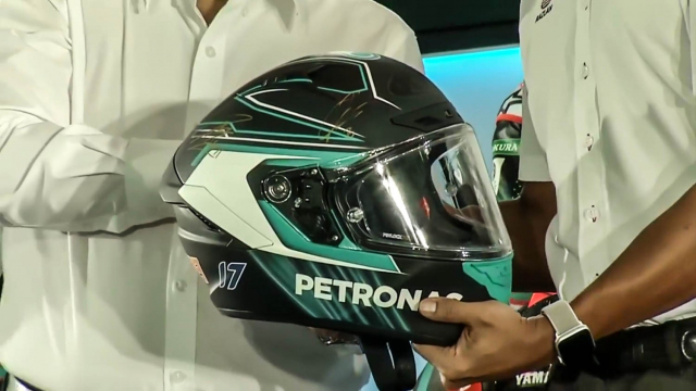 Doi dua Petronas Yamaha SRT chinh thuc ra mat MotoGP 2019 cung mau Yamaha M1 voi bo canh an tuong - 12