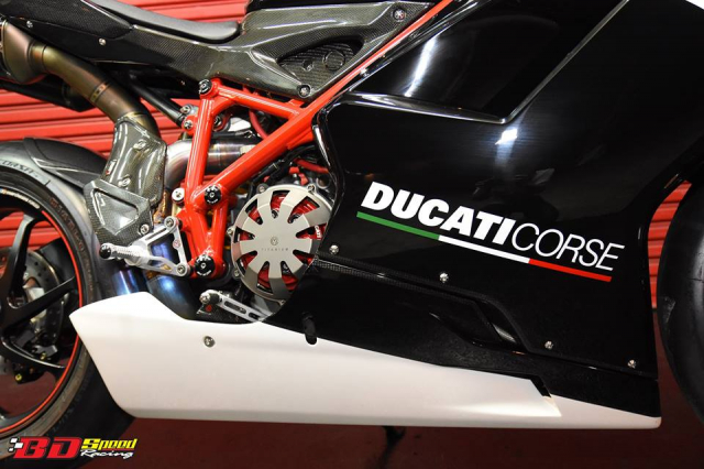 Ducati 848 EVO CORSE sieu dep trong mot ban do toi tan ve cong nghe - 9