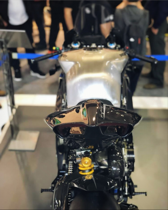 Ducati Panigale V4R Carbon Dinh dang Ca map 2019 voi trang bi full body Carbon - 4