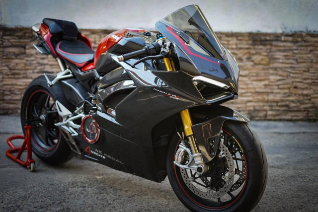 Ducati Panigale V4S Độ Full Carbon Kết Hợp Dàn Đồ Chơi Hơn 300 Triệu Vnd |  2Banh.Vn
