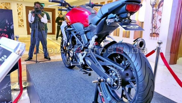 Honda CB300R phien ban Accessories vua duoc gioi thieu voi nhieu trang bi hap dan - 5