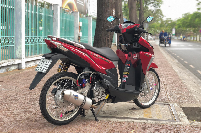 Click 125i do manh bao so trai 58 de giao tra sua cua biker Sai Gon - 9