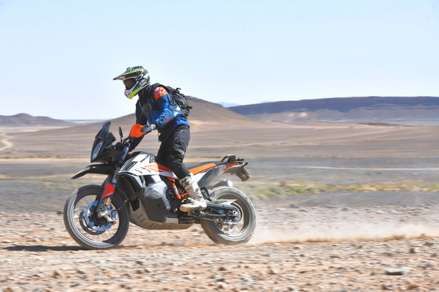 Danh gia KTM 790 Adventure R 2019 Luong gio moi trong phan khuc Adventure - 5