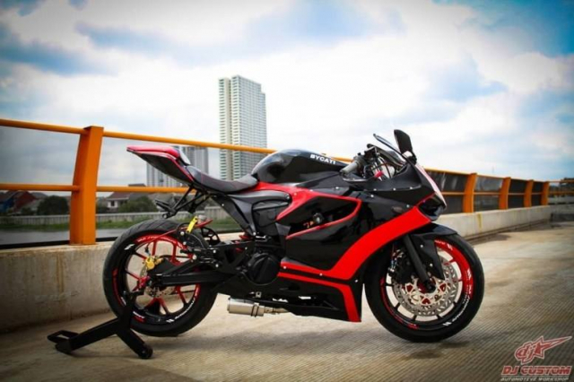 Yamaha FZS do kinh hon voi y tuong thanh hinh Ducati Panigale Custom - 7
