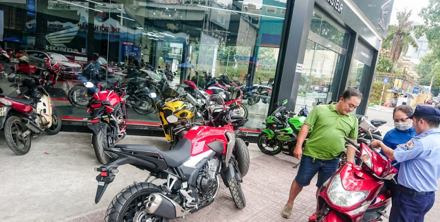 Dap thung Honda CB500X 2019 dau tien ve Viet Nam - 7