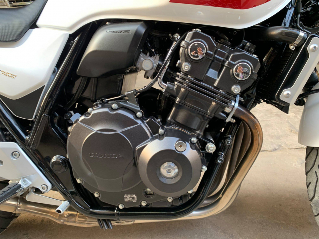 Honda CB400cc REVOABS doi 2016