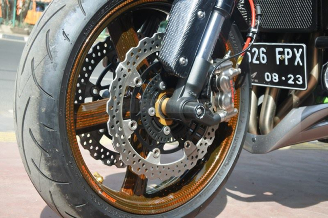 Kawasaki Z1000 than thanh do cuc shock voi dan chan ca tram trieu - 7