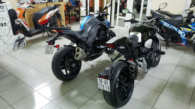 Ban Honda CB1000R Plus 102018 Y va Kawasaki Z1000 82018 Chau Au - 6