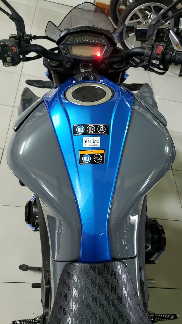 Ban Honda CB1000R Plus 102018 Y va Kawasaki Z1000 82018 Chau Au - 8