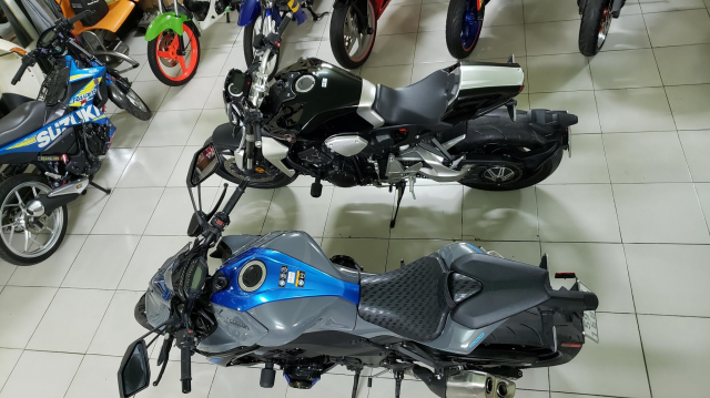 Ban Honda CB1000R Plus 102018 Y va Kawasaki Z1000 82018 Chau Au - 11