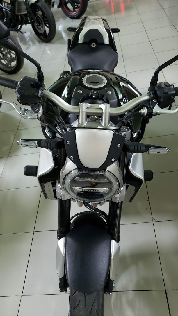 Ban Honda CB1000R Plus 102018 Y va Kawasaki Z1000 82018 Chau Au - 17