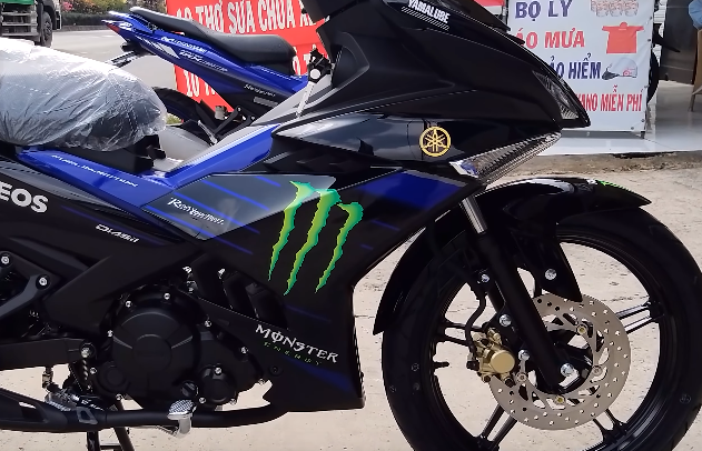 Exciter 150 2019 ra mat phien ban Monster Energy tren duong dua MotoGP - 3