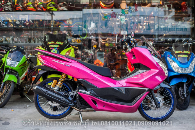 PCX 150 do chu bao hong mang doi chan than toc tren dat Thai - 11