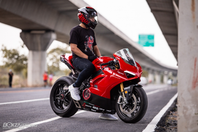 Ducati Panigale V4 S do Ban dung voi phong cach dao pho - 17