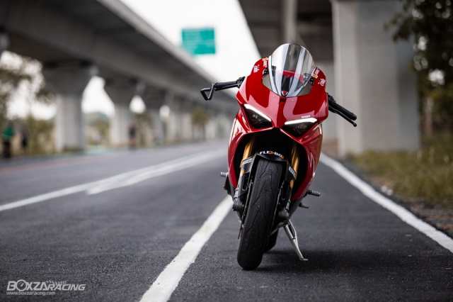 Ducati Panigale V4 S do Ban dung voi phong cach dao pho - 19