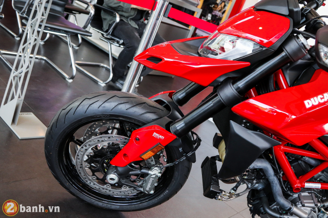 Soi chi tiet Ducati Hypermotard 950 the he moi gia 460 trieu tai Viet Nam - 21