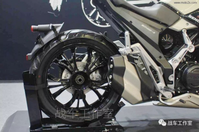 Benda Asura 400cc 2 xilanh ra mat vao thang 9 voi gia ban vo cung re - 4