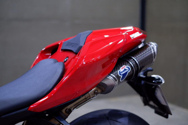 Ducati 1198 huyen thoai trong lang Superbike duoc hoi sinh ngoan muc - 4