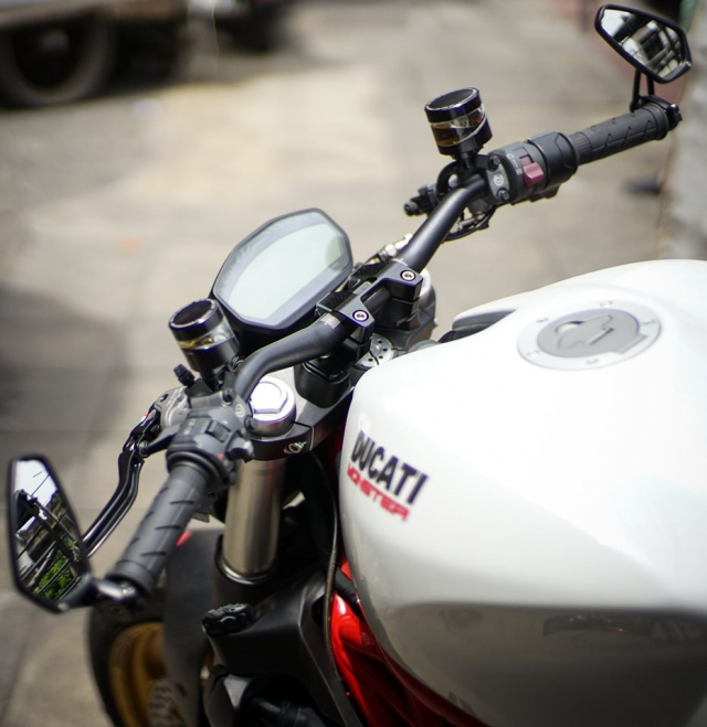 Ducati Monster 821 nang tam cam xuc voi dan chan dang cap - 4