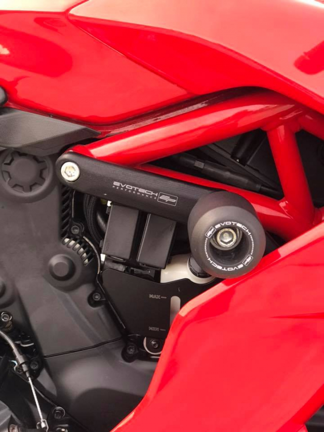 Ducati SuperSport S do hoan thien voi dan option hang hieu - 7