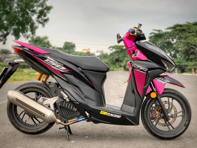 Vario 150 BlackPink Racing an tuong voi dan do choi dep ba chay - 12