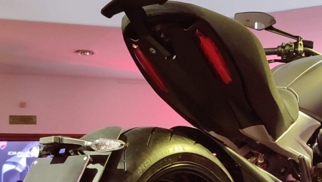 Can canh Ducati Diavel 1260 va Diavel 1260 S voi gia tu 582 trieu dong - 13