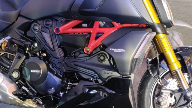 Can canh Ducati Diavel 1260 va Diavel 1260 S voi gia tu 582 trieu dong - 22